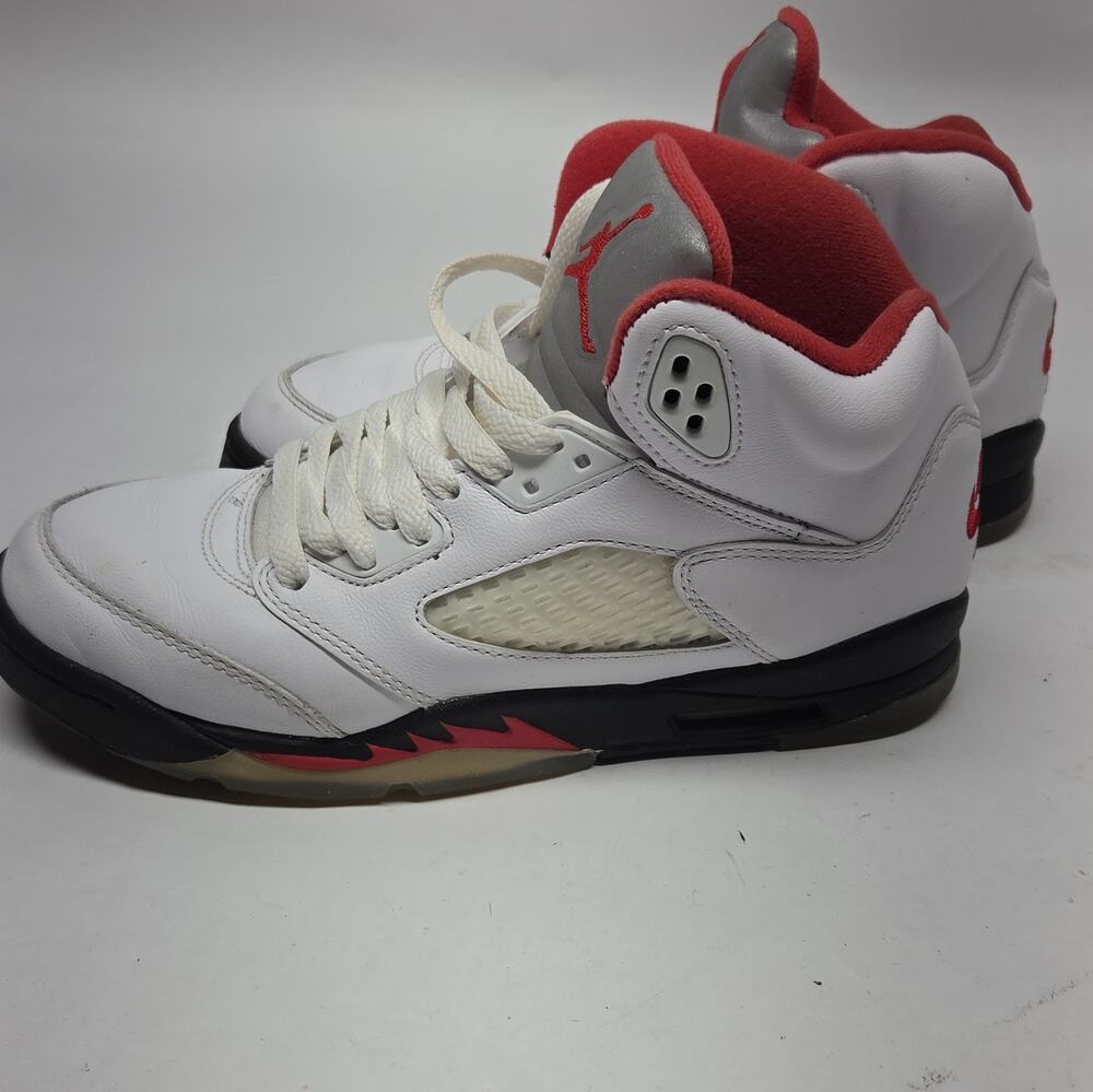 Jordan Brand Air Jordan 5 Fire Red 2020 440888-102 Size 5.5y excellent condition